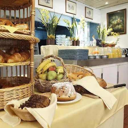 - Montagne Verte & Restaurant Louisiane Hotell 2*